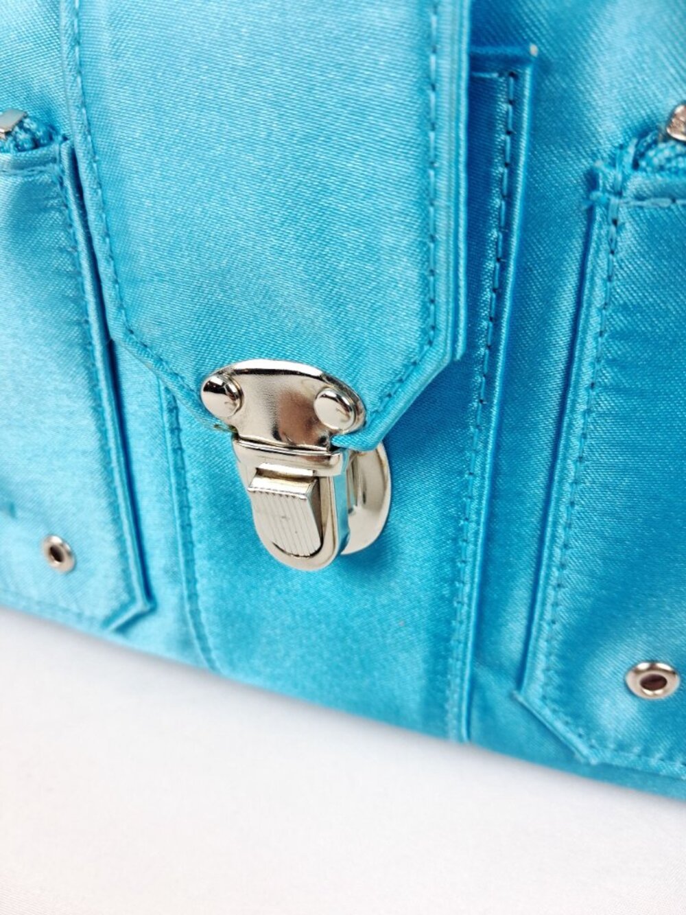 Blue Metallic Shoulder Bag White Grommet Strap & Multiple Zipper Pockets - Picture 7 of 13